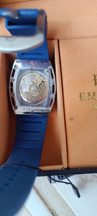 Reloj Emporio Armani Roma. 
Precio negociable

