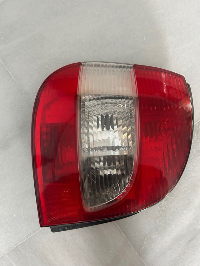 Faro Izquierdo Renault Scenic '99