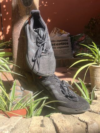 Zapatillas Adidas - Grises y Negras