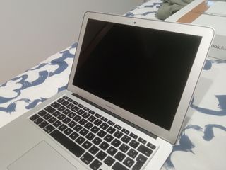 MacBook Air 1466 (2013) Plata EMC 2632
4gb RAM
128