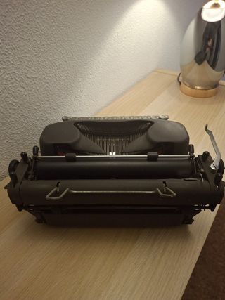 Máquina escribir antigua Rheinmetall