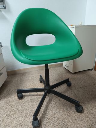 Silla giratoria verde oficina