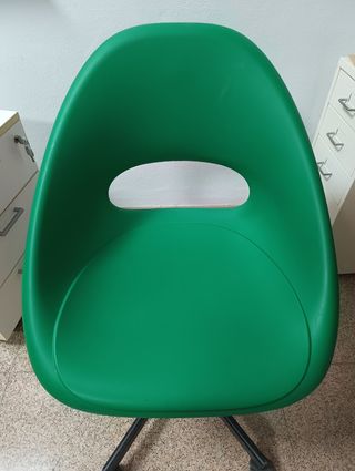 Silla giratoria verde oficina