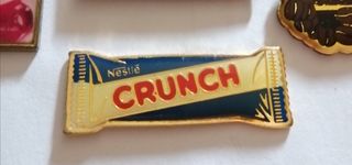 12 Pins Nestlé Nescafé  Nesquik