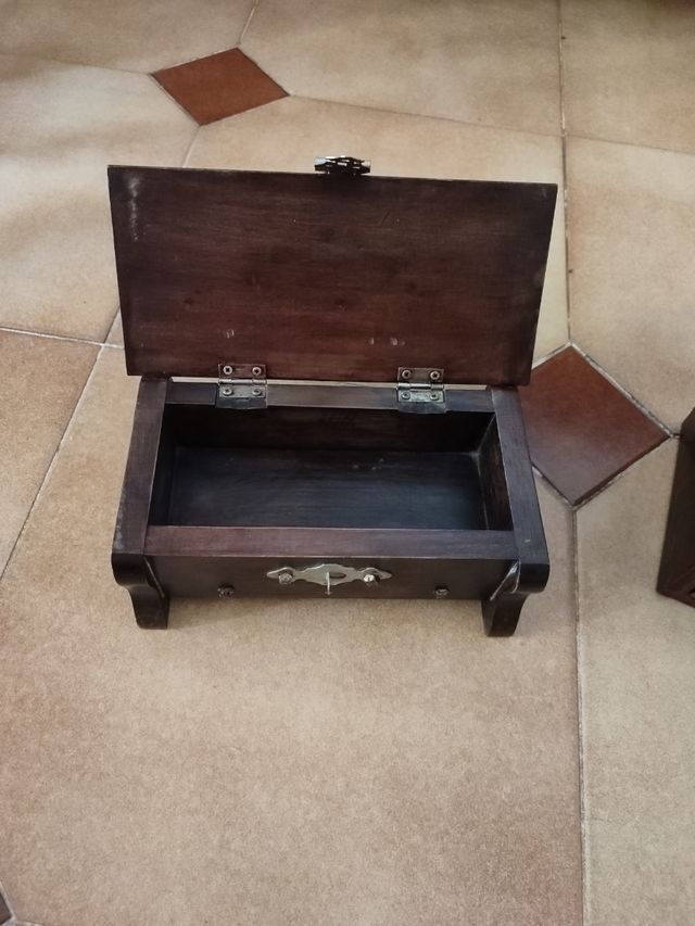 Joyero antiguo madera plata.