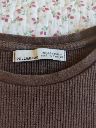 2 camisetas Pull&Bear básicas Marrón y beige