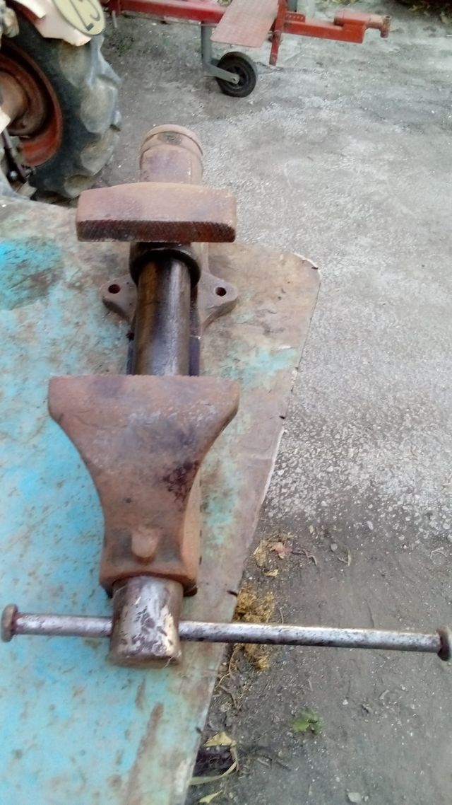 Tornillos banco antiguo Acesa