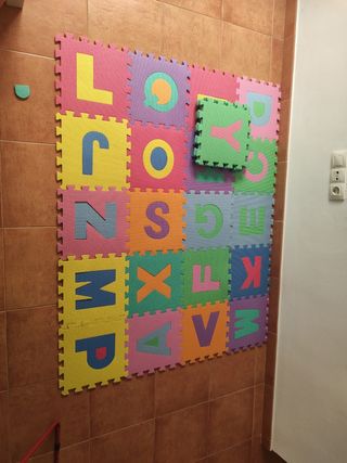 Alfombra puzzle letras goma eva