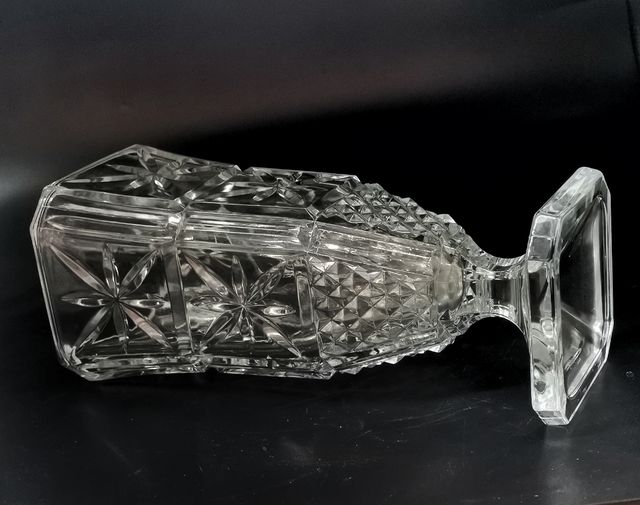 Magnífico jarrón de cristal labrado, Italy. 70's