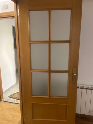 Puertas madera maciza
5 normales y 2 acristaladas