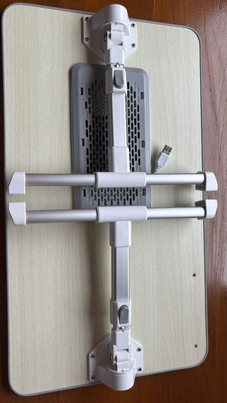 Mesa portátil XGEAR con ventilador