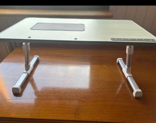 Mesa portátil XGEAR con ventilador