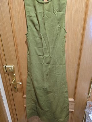 Vestido verde oliva sin mangas