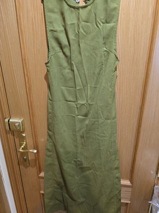 Vestido verde oliva sin mangas