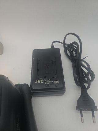 Videocámara JVC MiniDV - Plata
