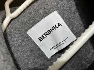 Abrigo Bershka gris 
