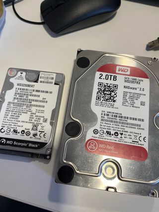 2 Hard Disk WD Red 2TB e WD black 320gb