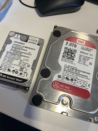 2 Hard Disk WD Red 2TB e WD black 320gb