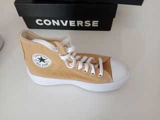 Converse Chuck Taylor beige