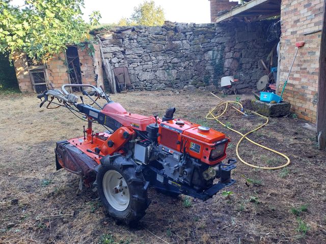 Motocultor Kubota - Agrícola