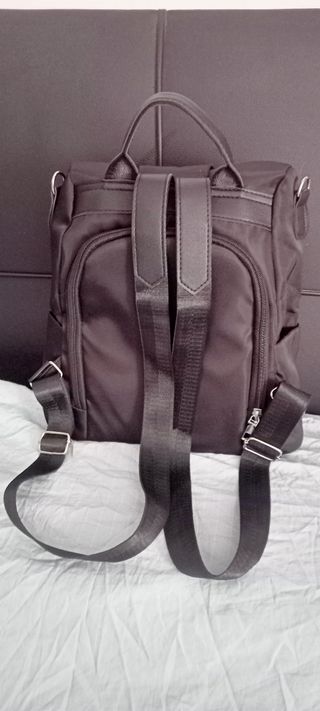 Mochila negra antirrobo -FDM