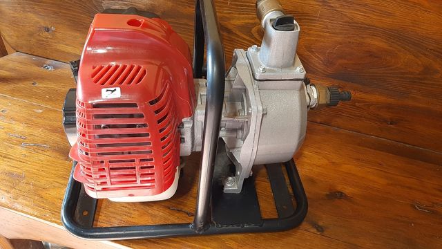 Bomba de agua 4T.Gairebé nova.