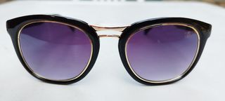 Gafas sol negras-moradas
