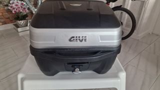 Baúl GIVI 45L Moto - Como nuevo
