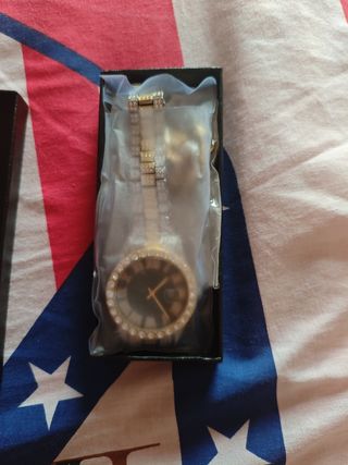 Reloj negro elegante