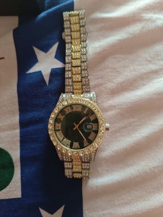 Reloj negro elegante