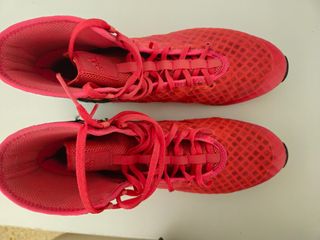 Zapatillas boxeo Adidas rojas - talla 44
Botas