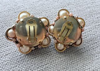 Pendientes vintage dorados años 60 dorados y perla