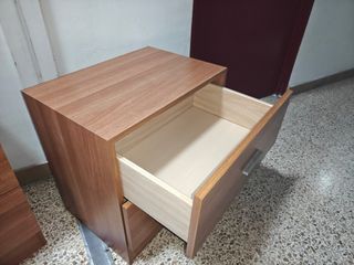 Mesillas y cabecero a juego

