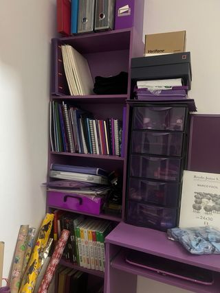 Mesa escritorio morada - Estantería