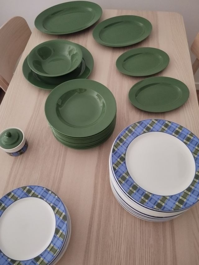 Vajilla verde y blanca