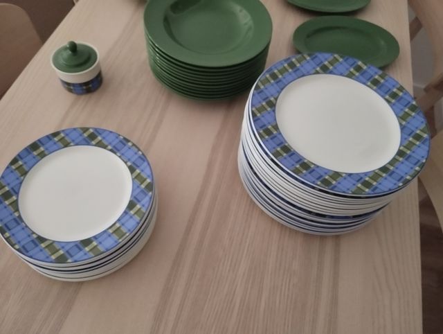 Vajilla verde y blanca