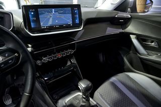 Peugeot 2008   Allure BlueHDI 100 SS BVM6 