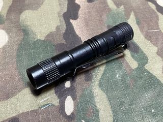 Mini linterna táctica led