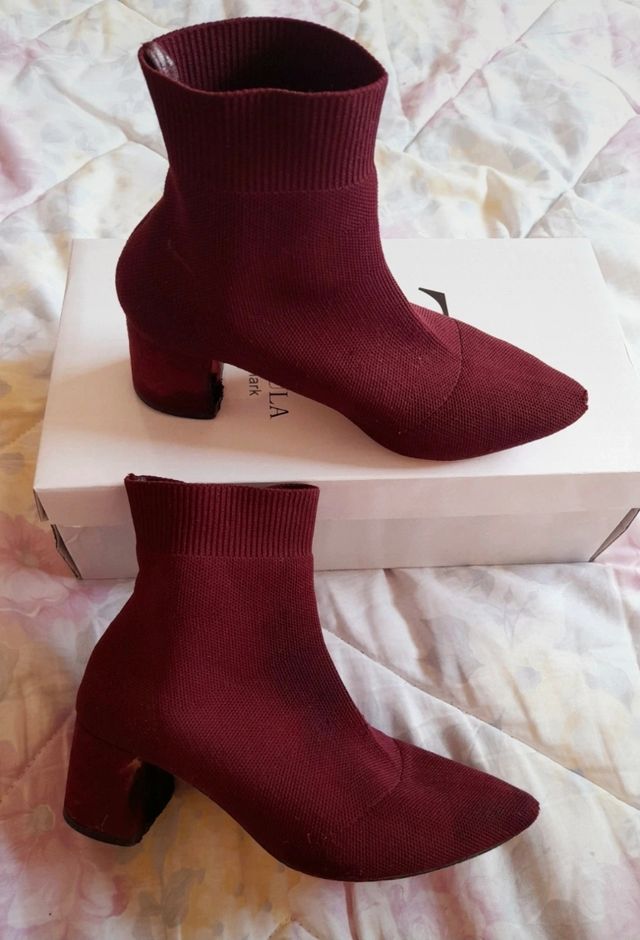 Botines rojos de punto