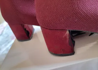 Botines rojos de punto