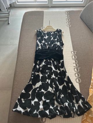 Vestito floreale bianco e nero