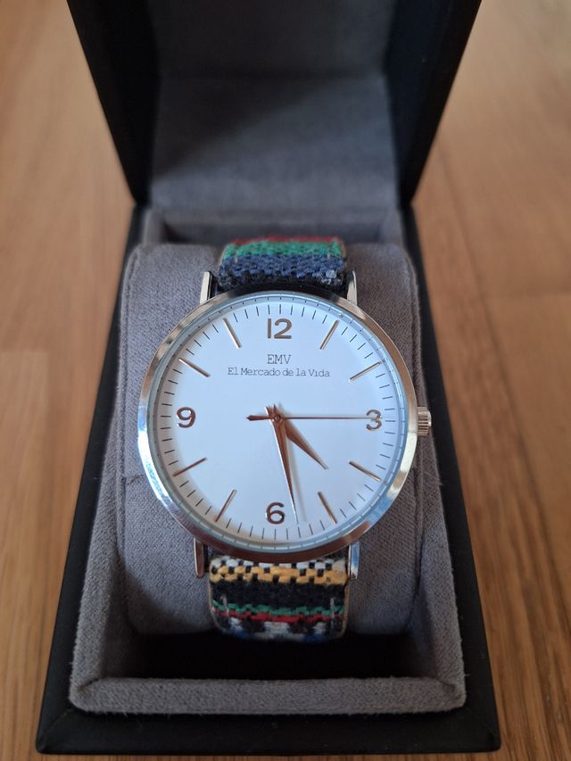 Reloj El Mercado de la Vida