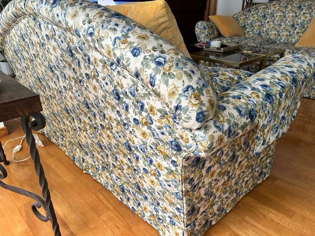 2 Sofás floral vintage