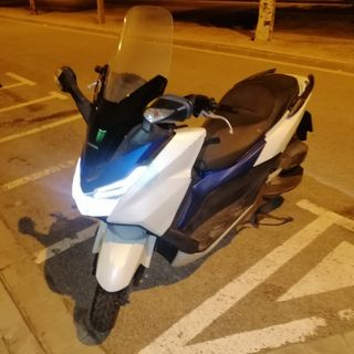 Honda Forza 125 - Moto Scooter