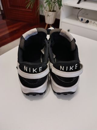 Zapatillas Nike negras y blancas