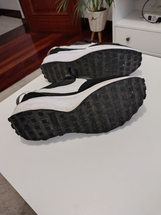 Zapatillas Nike negras y blancas