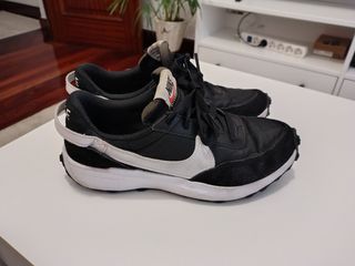 Zapatillas Nike negras y blancas