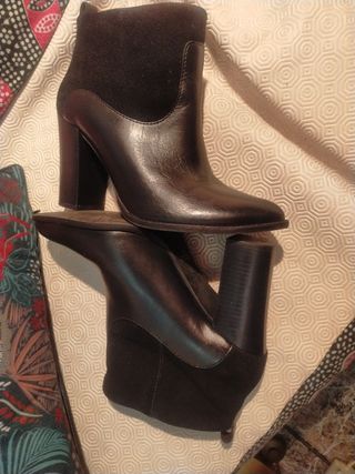 Botines negros ante-piel, talla 40