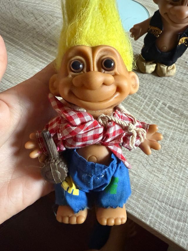 2 Trolls Russ: Punk & Vaquero