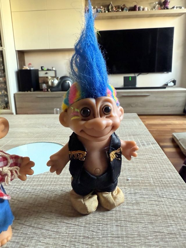 2 Trolls Russ: Punk & Vaquero